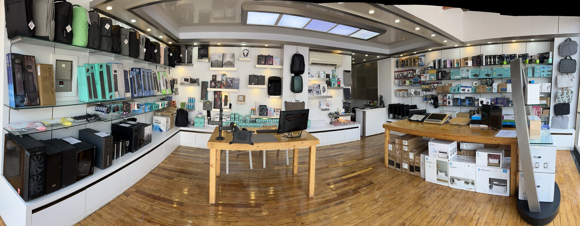 مرکز کامپیوتر قشم